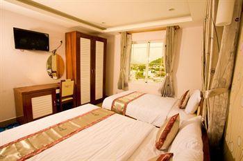 Ngoc Hong Hotel Nha Trang Buitenkant foto