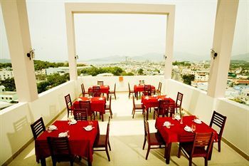 Ngoc Hong Hotel Nha Trang Buitenkant foto